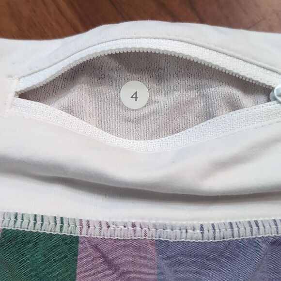 Lululemon Plaid Speed Shorts Sz 4 - Picture 4 of 8